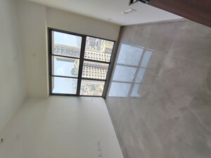 Room in 2 BHK Apartment at Sheth Auris Bliss, Malad West – for Rent