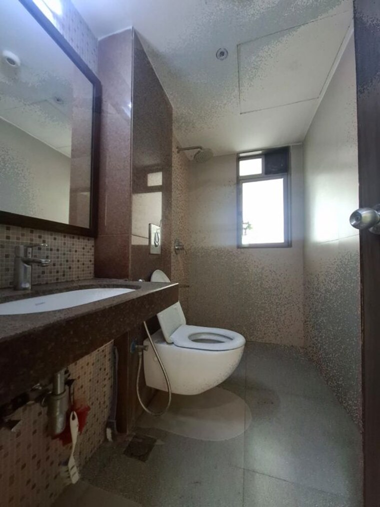 Bathroom, lodha-luxuria-priva 2 Bedroom 800 Sq.Ft. Apartment In Majiwada Thane 10263872