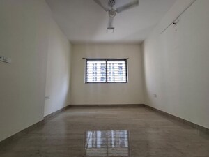 Room in 2 BHK Apartment at Lodha Luxuria Priva, Majiwada – for Sale