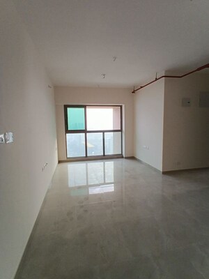 Room in 2 BHK Apartment at Sheth Auris Bliss, Malad West – for Rent