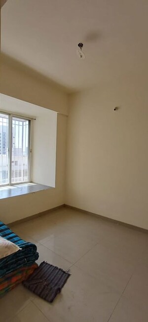 Room in 2.5 BHK Apartment at Pharande Celestial City, Ravet – for Rent