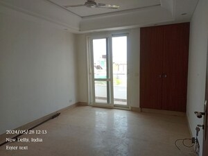 Room in 4 BHK Builder Floor at Greater Kailash ii – for Rent