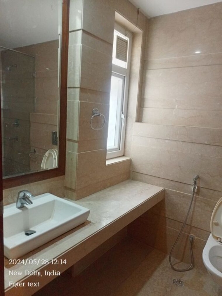 Bathroom, greater kailash ii 4 Bedroom 550 Sq.Ft. Builder Floor In Greater Kailash ii Delhi 10263868