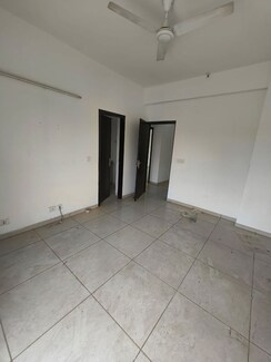 4 BHK + Servant Room Apartment For Sale in Gulshan Vivante