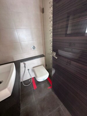 Bathroom in 3.5 BHK Apartment at Chembur – for Rent