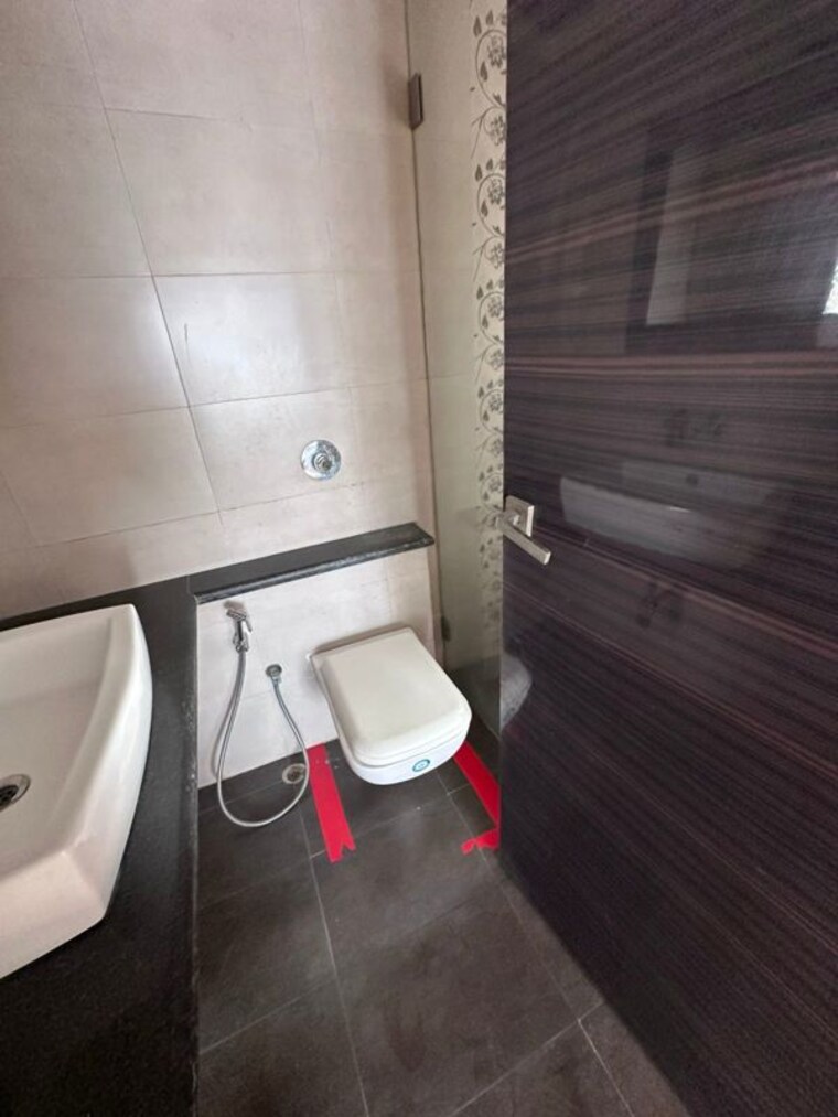 Bathroom, chembur 3.5 Bedroom 1820 Sq.Ft. Apartment In Chembur Mumbai 10263880