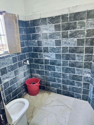 Bathroom in 2 BHK Builder Floor at Sector 52 – for Rent