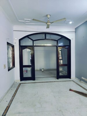 2 BHK Builder Floor For Rent in Sector 52