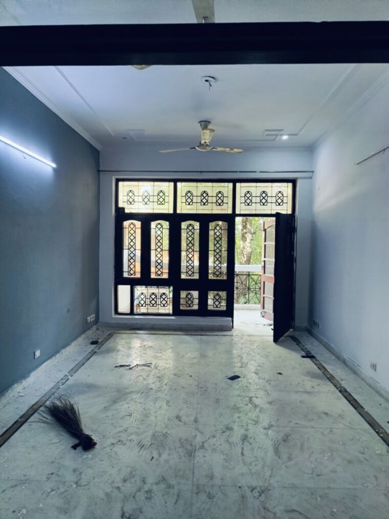Living Room, sector 52 2 Bedroom 2000 Sq.Ft. Builder Floor In Sector 52 Noida 10263893