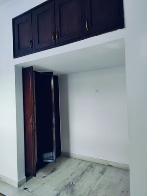 Room in 2 BHK Builder Floor at Sector 52 – for Rent