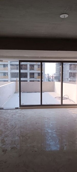  Office Space For Rent in Sola