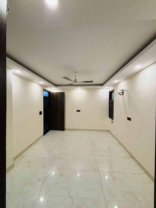 3 BHK Apartment For Rent in Vasant Apartment Mayur Vihar