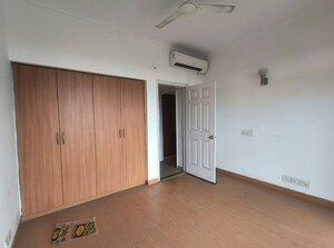 Room in 3 BHK Apartment at Jaypee Green Pavillion Heights, Sector 128 – for Rent