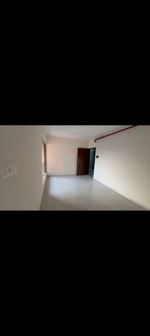 Room in 2 BHK Apartment at Mahaveer Solitaire Edge, Kandivali East – for Rent