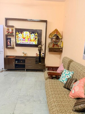 Living Room in 2 BHK Independent House at Vikash Khand – for Rent