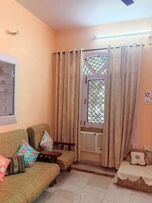Living Room in 2 BHK Independent House at Vikash Khand – for Rent