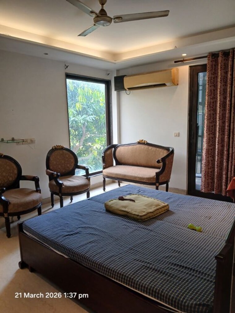 Bedroom, greater kailash part 3 3 Bedroom 225 Sq.Yd. Builder Floor In Greater Kailash Part 3 Delhi 10264080
