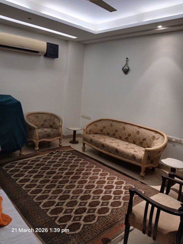 Bedroom, greater kailash part 3 3 Bedroom 225 Sq.Yd. Builder Floor In Greater Kailash Part 3 Delhi 10264080