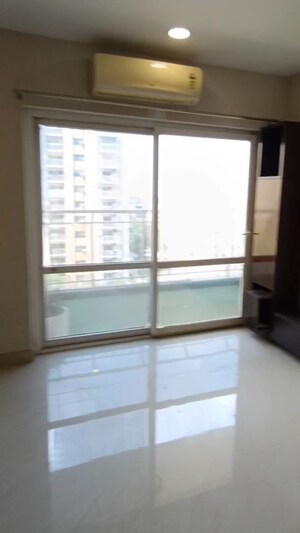 Room in 3.5 BHK Apartment at BPTP Park Grandeura, Sector 82 – for Rent