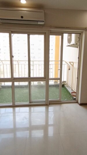 Room in 3.5 BHK Apartment at BPTP Park Grandeura, Sector 82 – for Rent