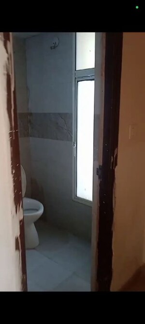 Furnished Amenities in 3 BHK Apartment at Amrapali Silicon City, Sector 76 – for Sale