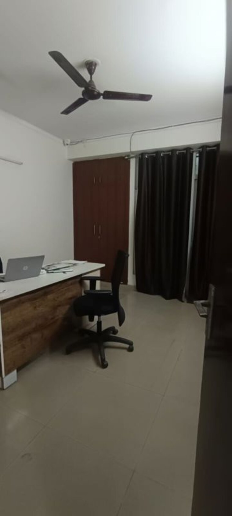 Team Area, amrapali-silicon-city 3 Bedroom 1800 Sq.Ft. Apartment In Sector 76 Noida 10264071