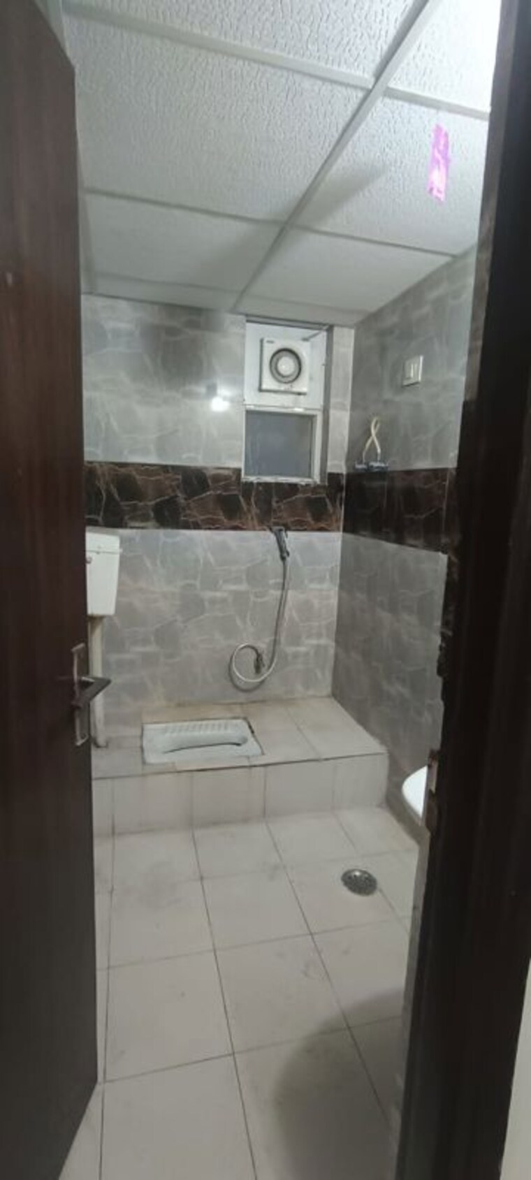 Bathroom, amrapali-silicon-city 3 Bedroom 1800 Sq.Ft. Apartment In Sector 76 Noida 10264071
