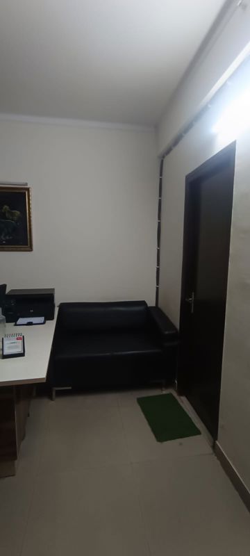 3 BHK + Servant Room Apartment For Sale in Amrapali Silicon City