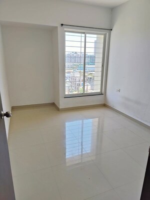 Room in 1 BHK Apartment at Mantra Essence, Undri – for Rent