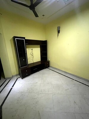 Room in 2 BHK Builder Floor at Hbh Colony – for Rent