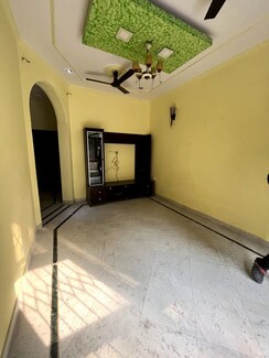 2 BHK Builder Floor For Rent in HBH Colony