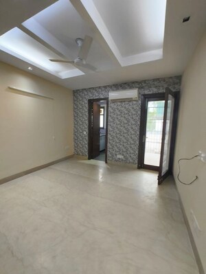 Room in 3 BHK Builder Floor at Greater Kailash I – for Rent