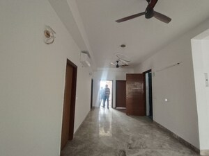 Building Lobby in 4 BHK Builder Floor at SS Linden, Sector 84 – for Rent