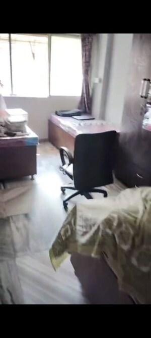 Room in 2 BHK Apartment at Kalina – for Rent