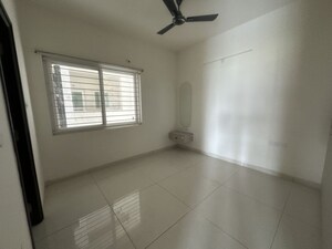 Room in 3 BHK Apartment at Aparna Zenon, Puppalaguda – for Rent