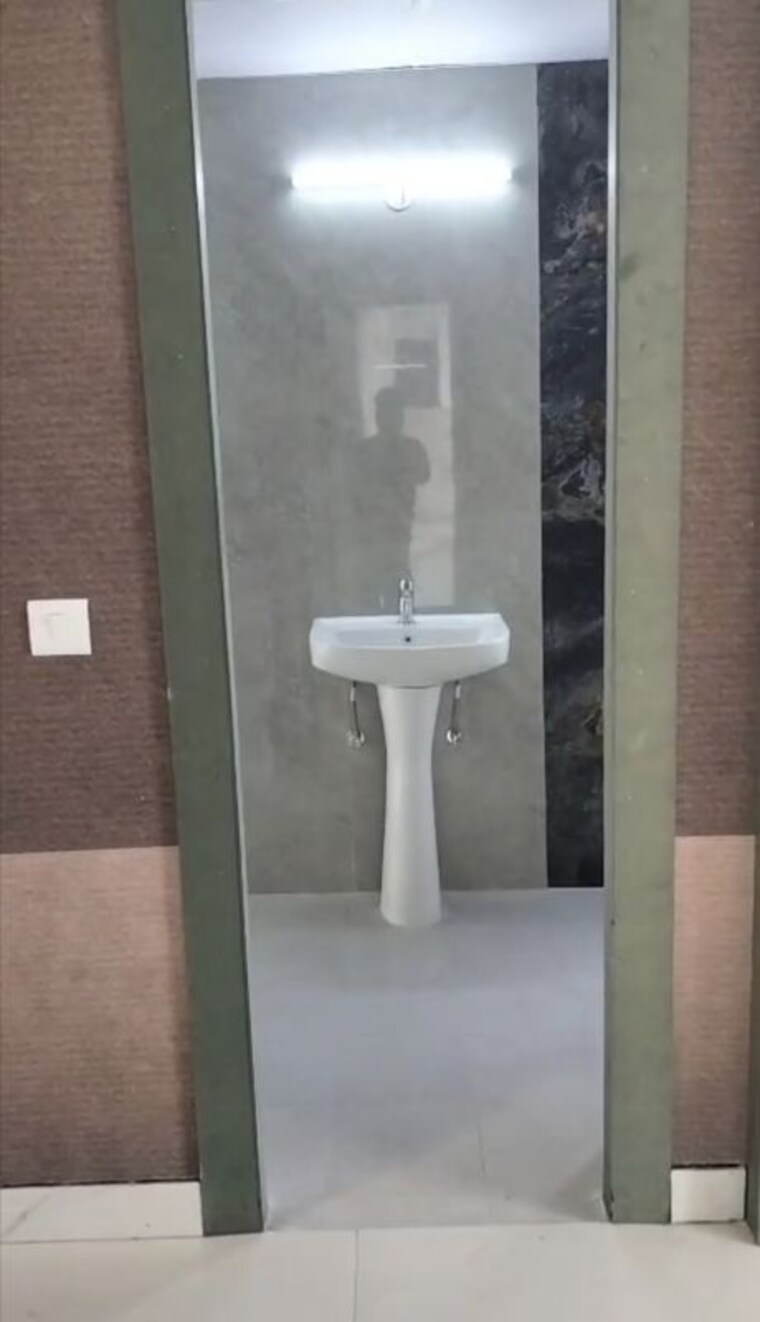 Bathroom, victoryone-amara 3 Bedroom 1650 Sq.Ft. Apartment In Sector 16 Greater Noida Greater Noida 10264217