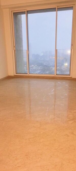 Room in 3 BHK Apartment at Raheja Imperia, Worli – for Sale