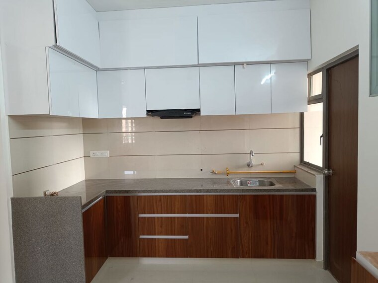 Kitchen, shilaj 3 Bedroom 1685 Sq.Ft. Apartment In Shilaj Ahmedabad 10264204