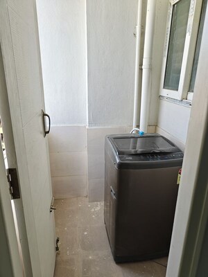 Bathroom in 1 BHK Apartment at Marathahalli – for Rent