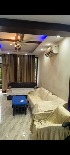 3.5 BHK + Pooja Room Builder Floor For Rent in Chittaranjan Park