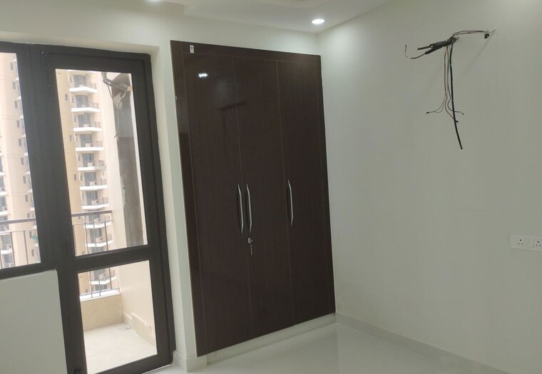 Room, rg-luxury-homes 3 Bedroom 1400 Sq.Ft. Apartment In Sector 16b Greater Noida Greater Noida 9641536