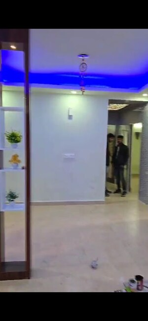 Room in 3 BHK Apartment at Kbnows Apartment, Sector 16 Greater Noida – for Rent