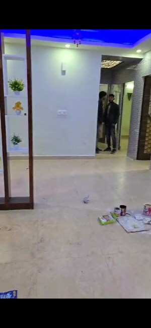 Room in 3 BHK Apartment at Kbnows Apartment, Sector 16 Greater Noida – for Rent