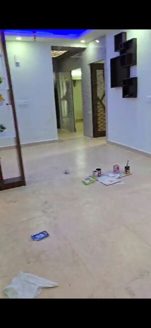 Room in 3 BHK Apartment at Kbnows Apartment, Sector 16 Greater Noida – for Rent