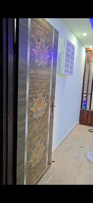 Building Lobby in 3 BHK Apartment at Kbnows Apartment, Sector 16 Greater Noida – for Rent