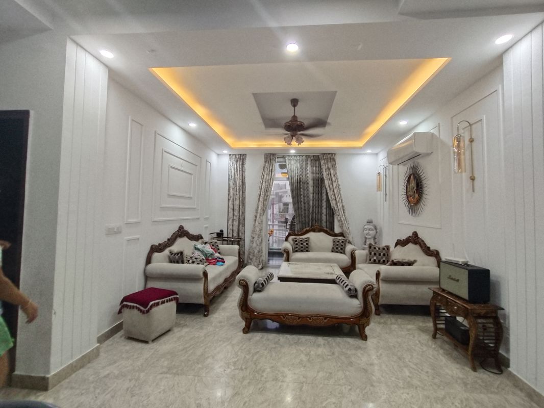 3 BHK + Servant Room 2000 Sq.Ft. Builder Floor in SS Almeria