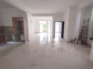 Room in 3 BHK Builder Floor at SS Almeria, Sector 84 – for Sale