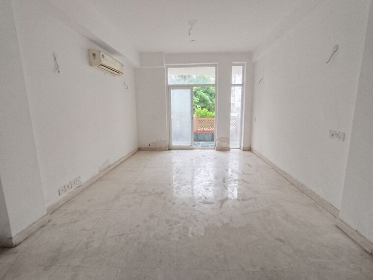 Room, ss-almeria 3 Bedroom 2000 Sq.Ft. Builder Floor In Sector 84 Gurgaon 9905925