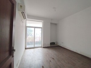 Room in 3 BHK Builder Floor at SS Almeria, Sector 84 – for Sale