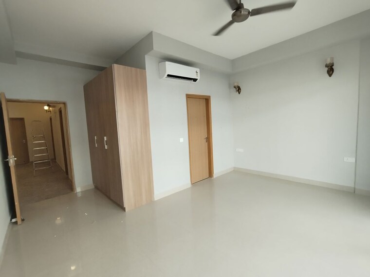 Room, ss-linden 4 Bedroom 2700 Sq.Ft. Apartment In Sector 84 Gurgaon 9907995
